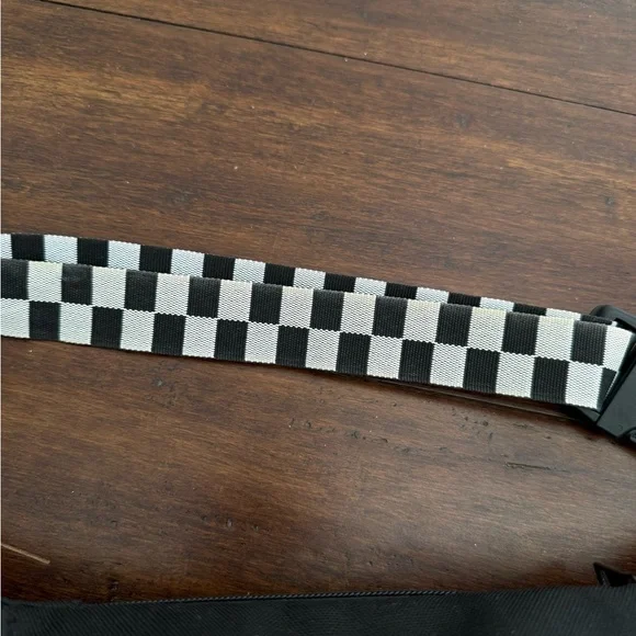 Vans Burma II fanny pack in black check - Picture 7 of 8